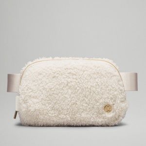 Lululemon Sherpa Belt Bag